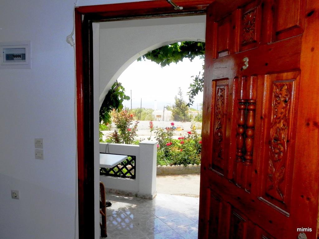 Mihalis Studios Lakki  Habitación foto